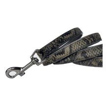 Load image into Gallery viewer, Iguania Kaki Leather Leash (120cm)