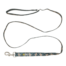 Load image into Gallery viewer, Silicone Lead Autumn Flowers 6'